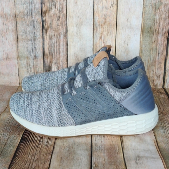 - New Balance Men's Fresh Foam Cruz V2 Sneaker Sz 8. - Picture 2 of 5